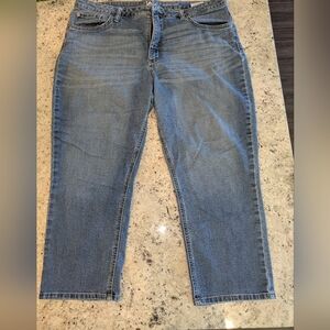 Lee Riders Midrise Capri Jeans 18M Stretch Medium Wash Denim Women’s